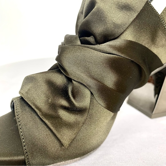 Kenneth Cole Reaction Reach Beyond Satin Bow Block Heels Fern Holiday Party Sz 6 - Picture 9 of 16
